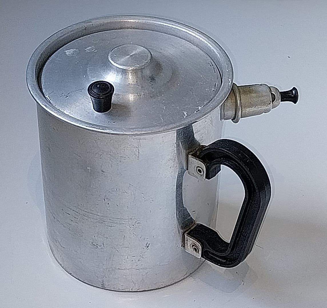 Aluminium melkkoker, Productie Coen Kurz, in Tiel jaren '50