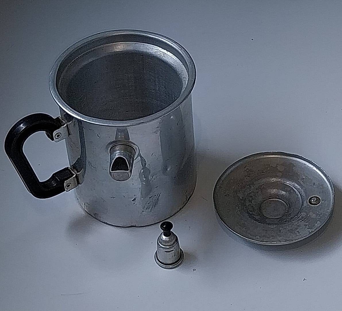 Aluminium melkkoker, Productie Coen Kurz, in Tiel jaren '50 - Afbeelding 2