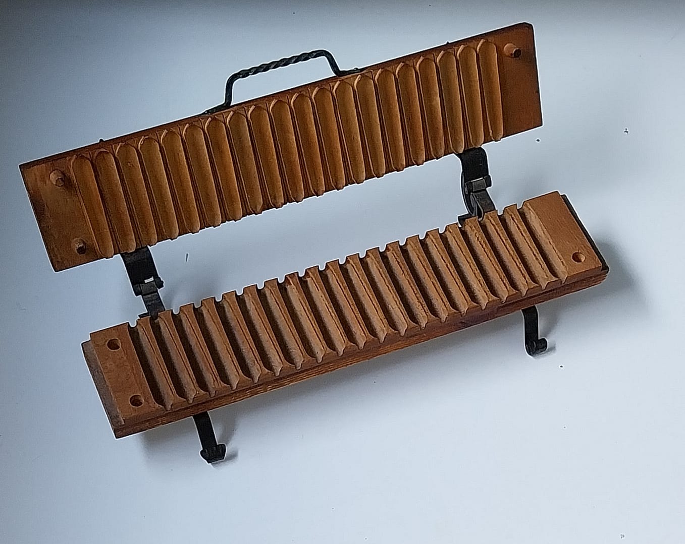 Antiek scharnierend sigarenpers-rek, jaren '30