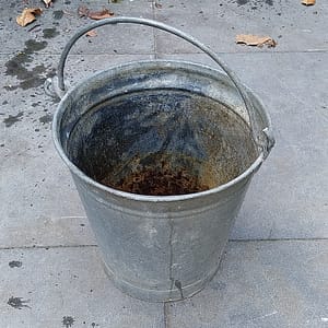 Oude zinken emmer 12 liter