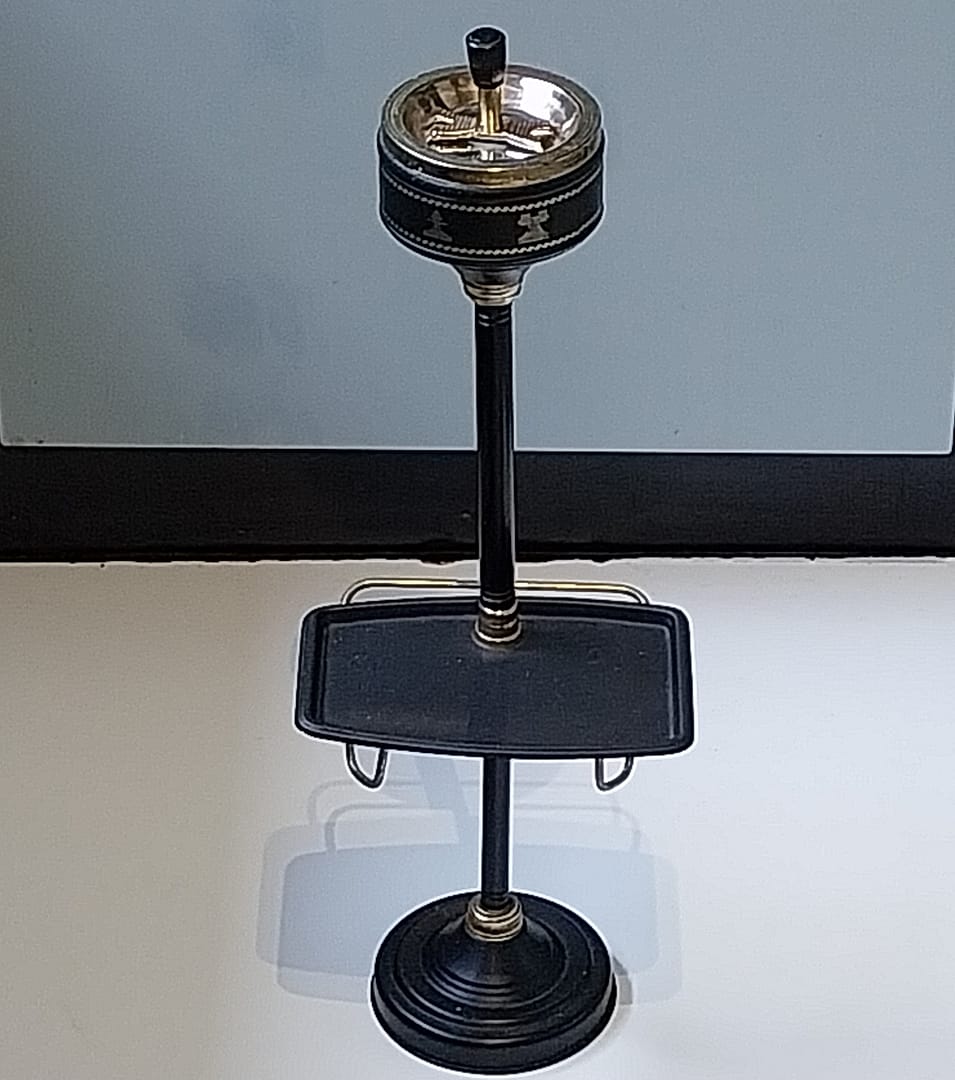 Vintage staande zwarte draaiasbak jaren 60/70 - Afbeelding 2